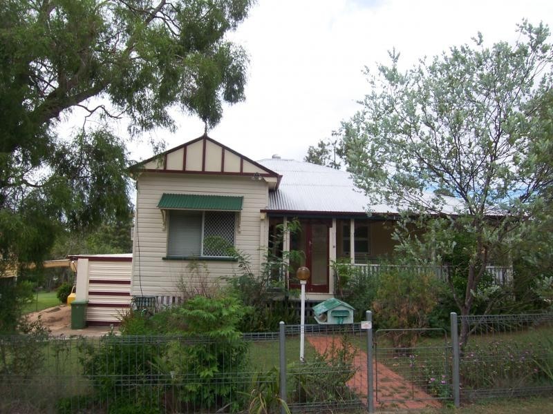 37 Ferrett Street, Sadliers Crossing QLD 4305