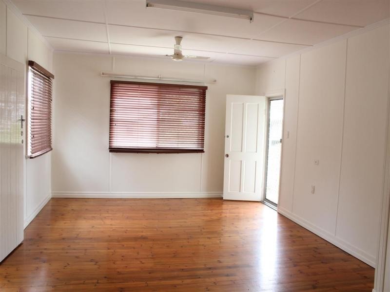 1a Sinclair, Newtown QLD 4305