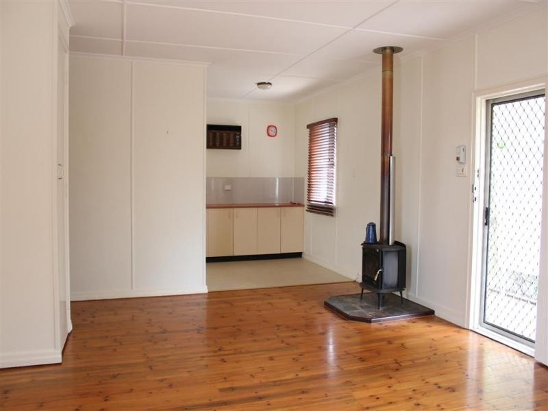 1a Sinclair, Newtown QLD 4305