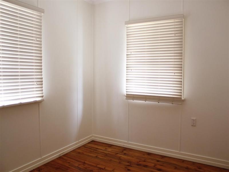 1a Sinclair, Newtown QLD 4305