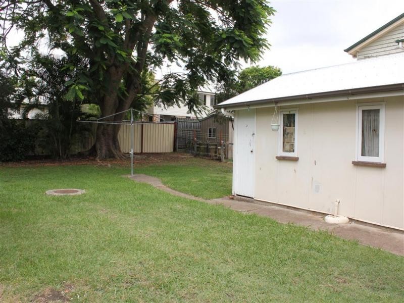 1a Sinclair, Newtown QLD 4305