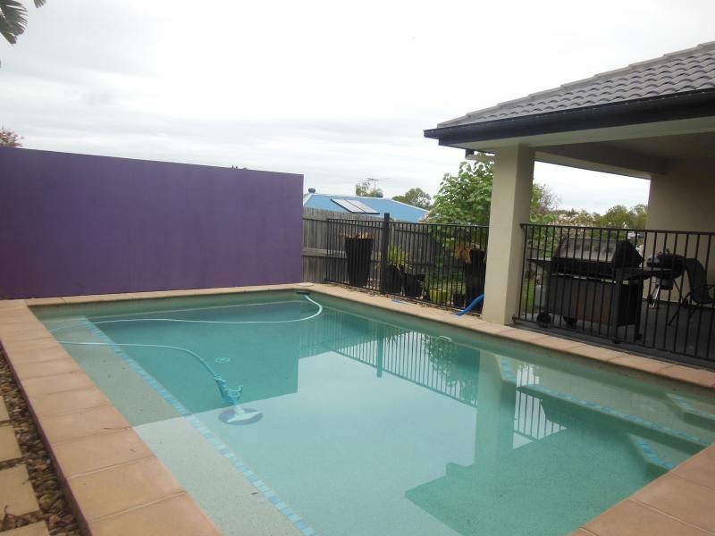 5 Falcon Ct, Flinders View QLD 4305