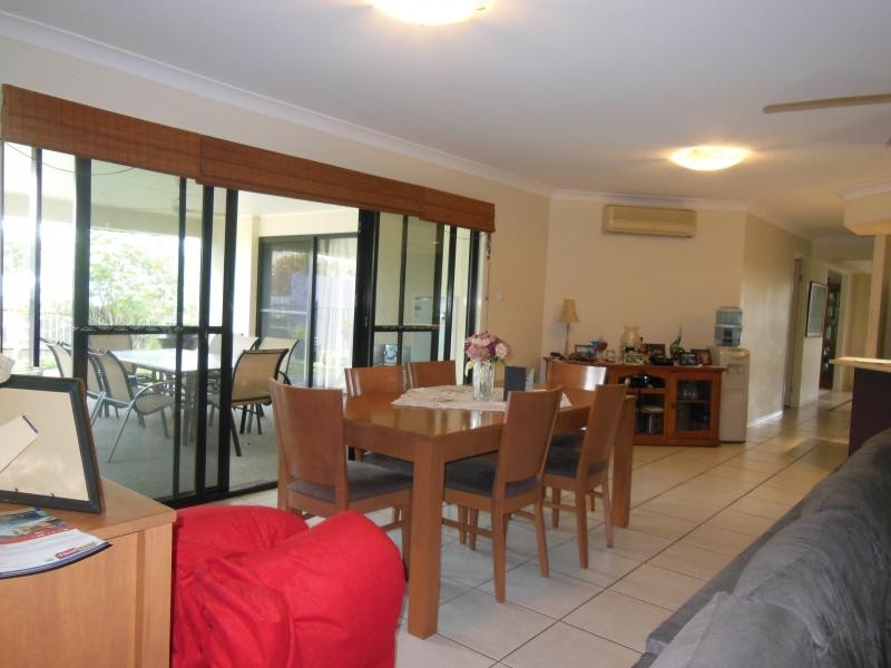 5 Falcon Ct, Flinders View QLD 4305