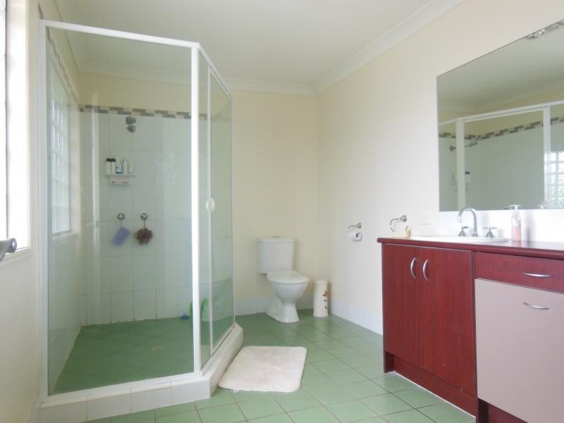 5 Falcon Ct, Flinders View QLD 4305