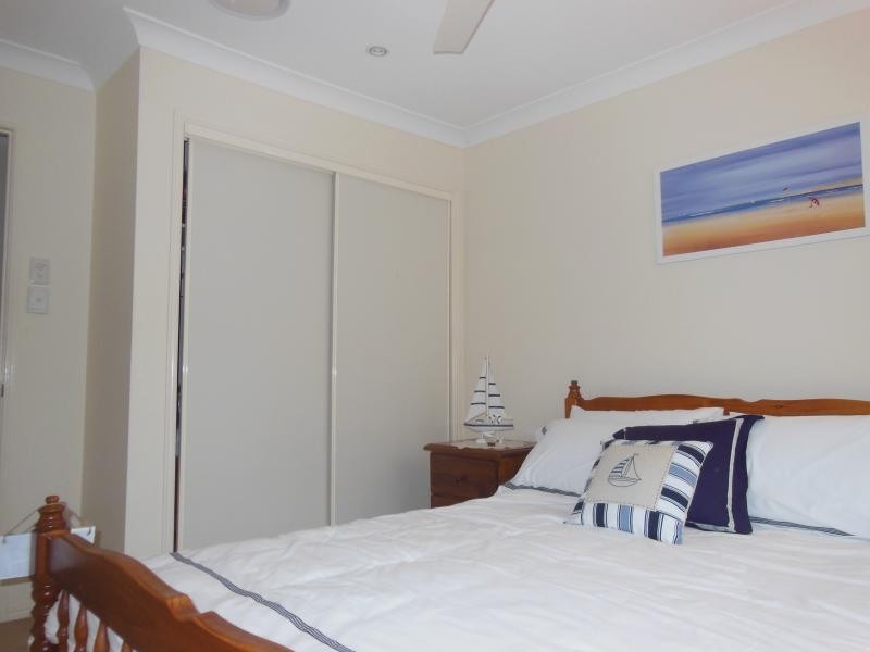 5 Falcon Ct, Flinders View QLD 4305