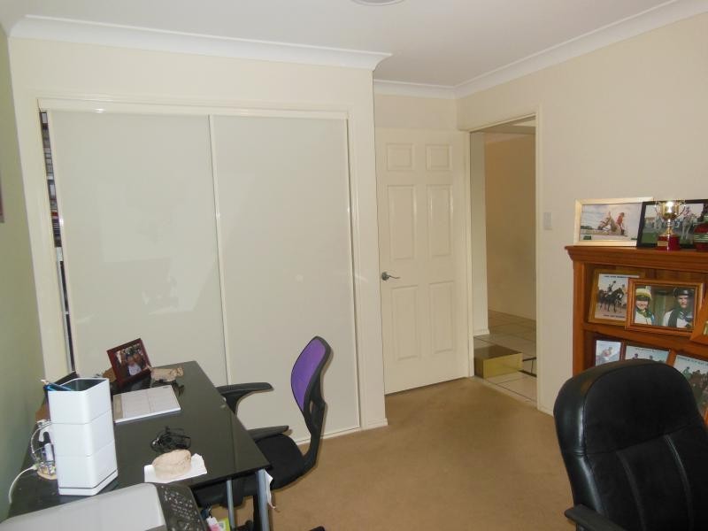 5 Falcon Ct, Flinders View QLD 4305