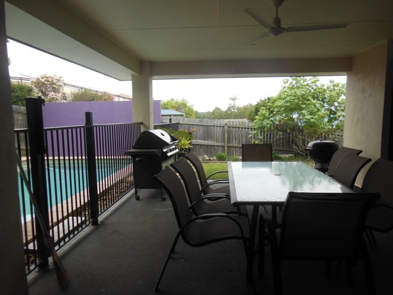 5 Falcon Ct, Flinders View QLD 4305