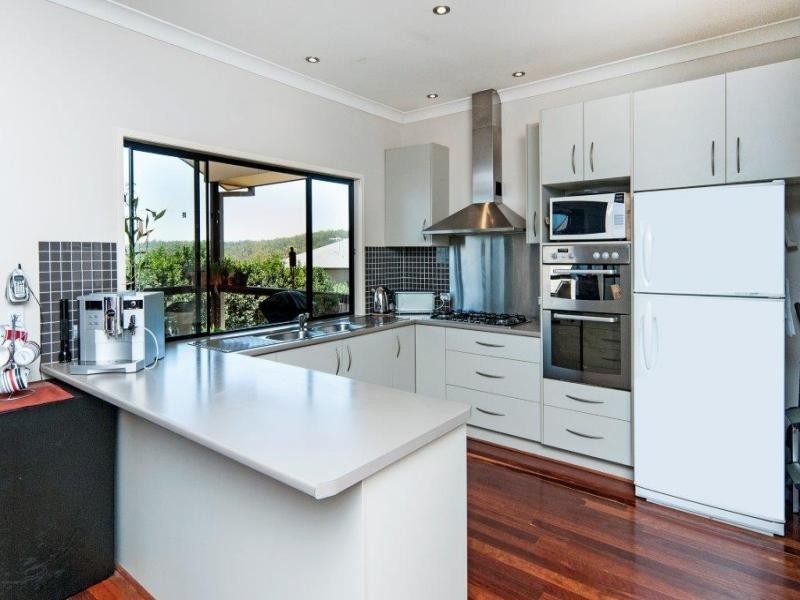 10 Mountain Ash Pl, Brookwater QLD 4300