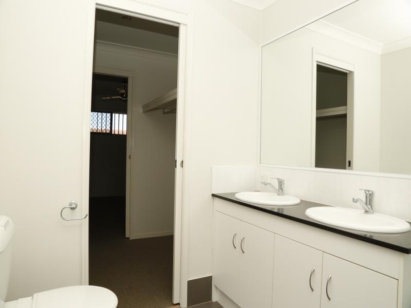 17 Aramac Street, Brassall QLD 4305