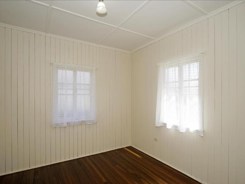 19 Hooper Street, West Ipswich QLD 4305