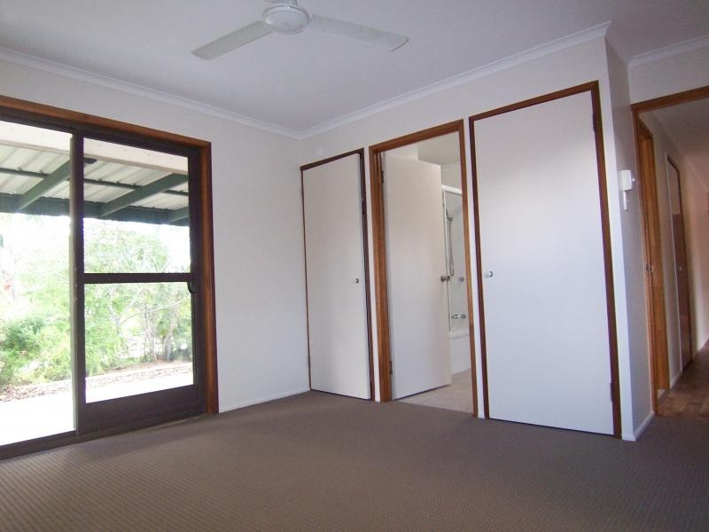 111 Mary Street, Blackstone QLD 4304