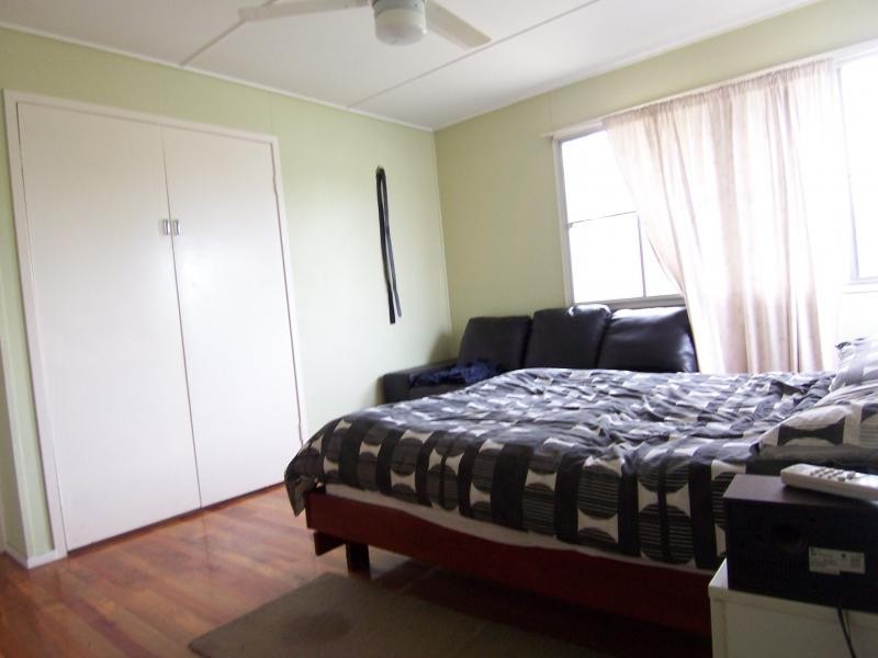 27 Kynance Street, Leichhardt QLD 4305