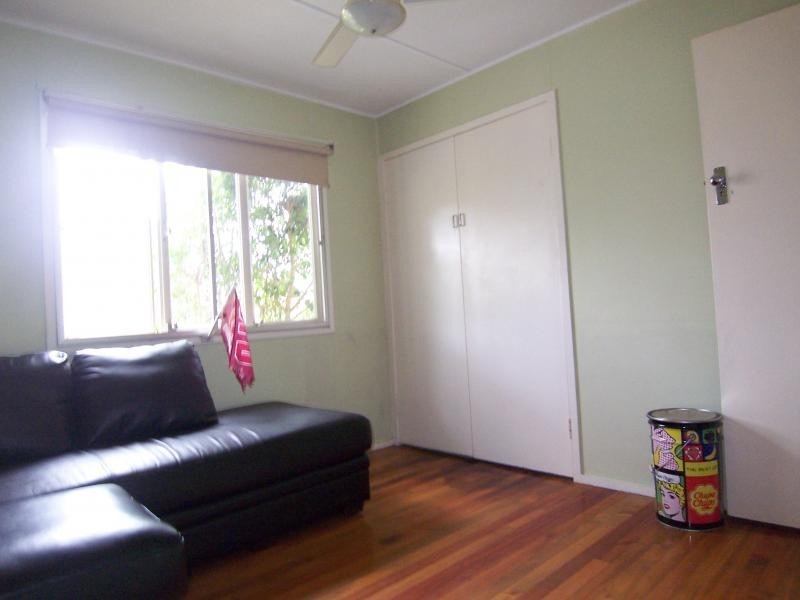 27 Kynance Street, Leichhardt QLD 4305