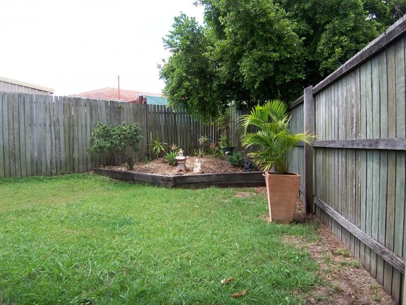 1 and 2 /10 Jocelyn Court, Raceview QLD 4305