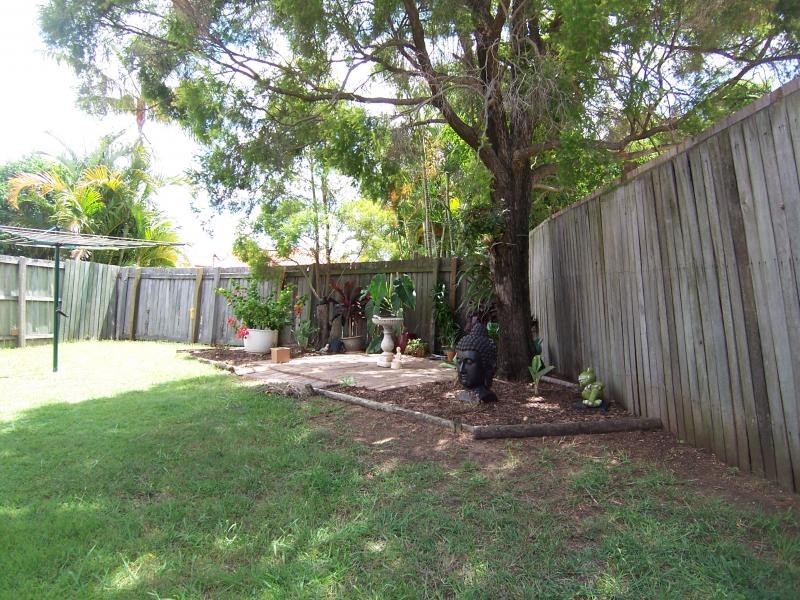 1 and 2 /10 Jocelyn Court, Raceview QLD 4305