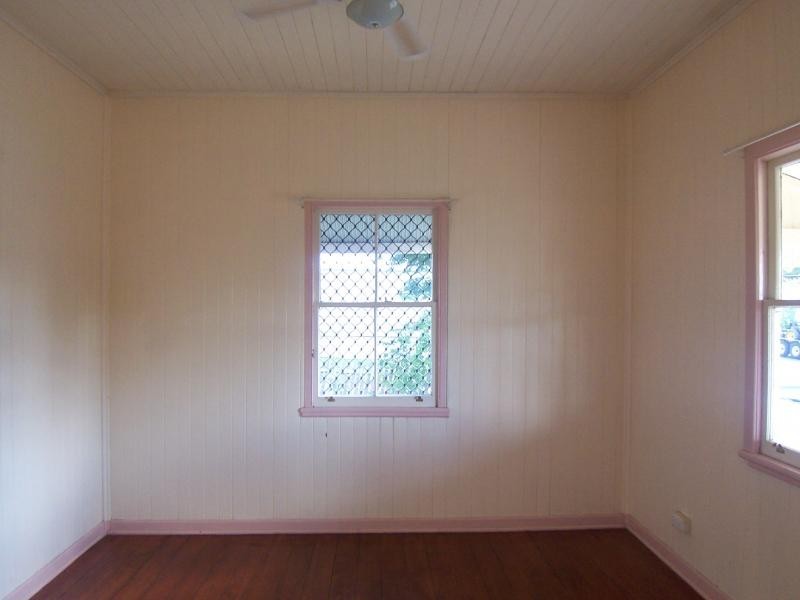 44 Frederick St, Newtown QLD 4305