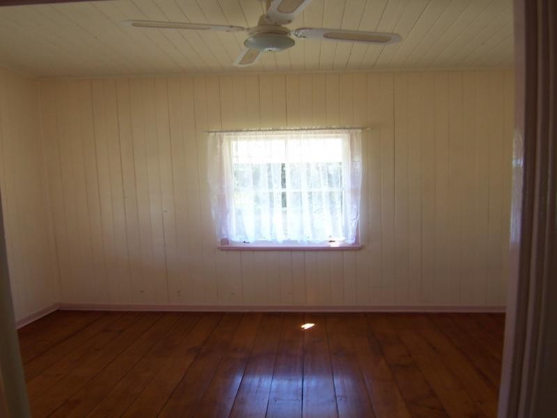 44 Frederick St, Newtown QLD 4305