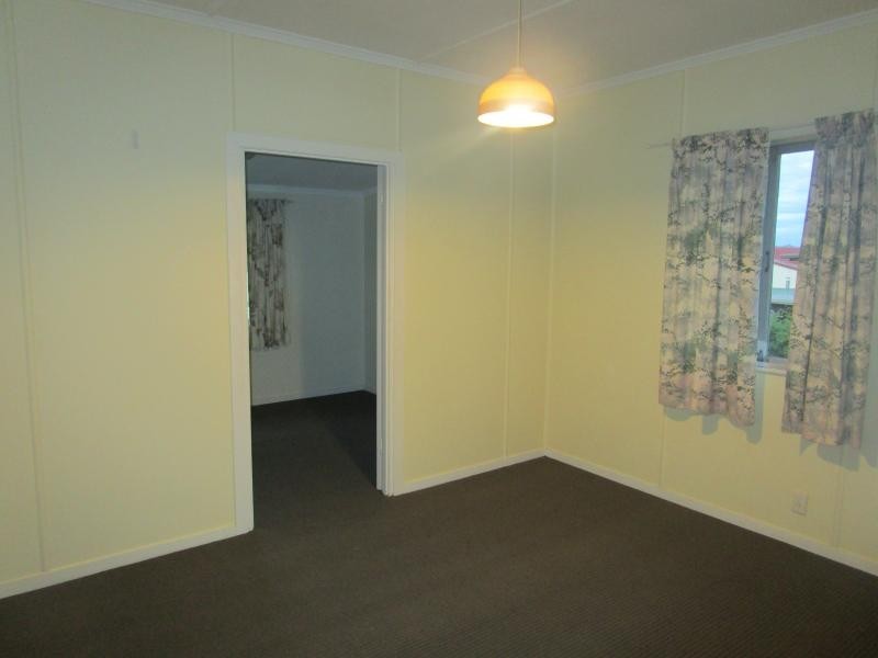 3 Blaxland Street, Eastern Heights QLD 4305