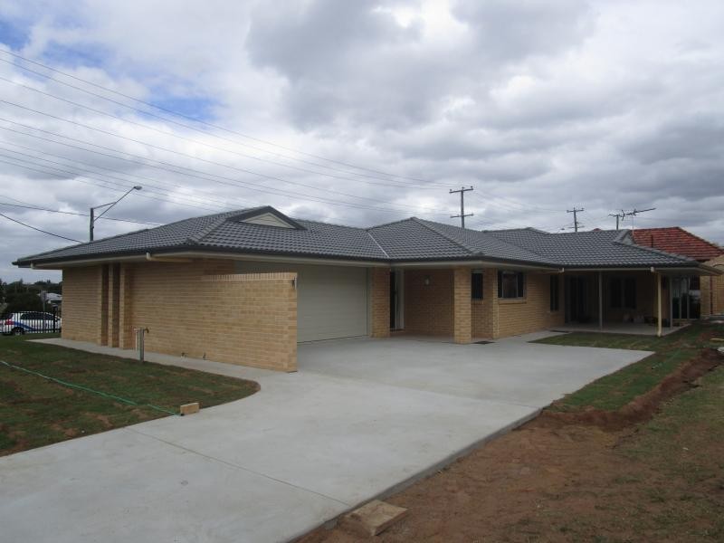 72 Blackstone Road, Silkstone QLD 4304