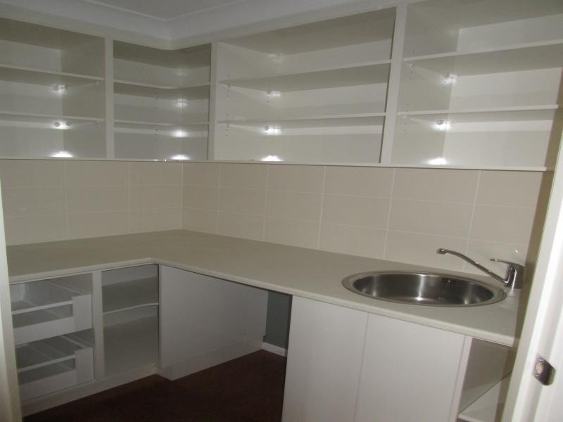 72 Blackstone Road, Silkstone QLD 4304