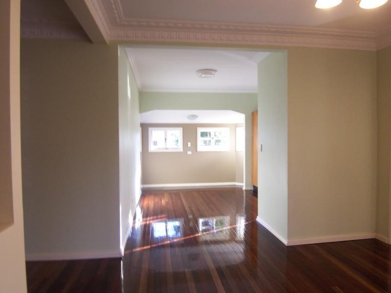 7 Molloy Street, Silkstone QLD 4304