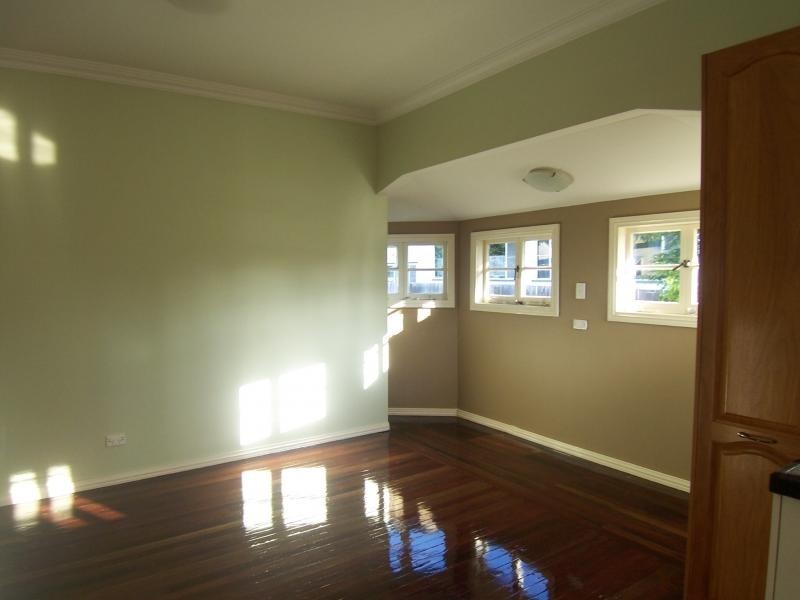 7 Molloy Street, Silkstone QLD 4304