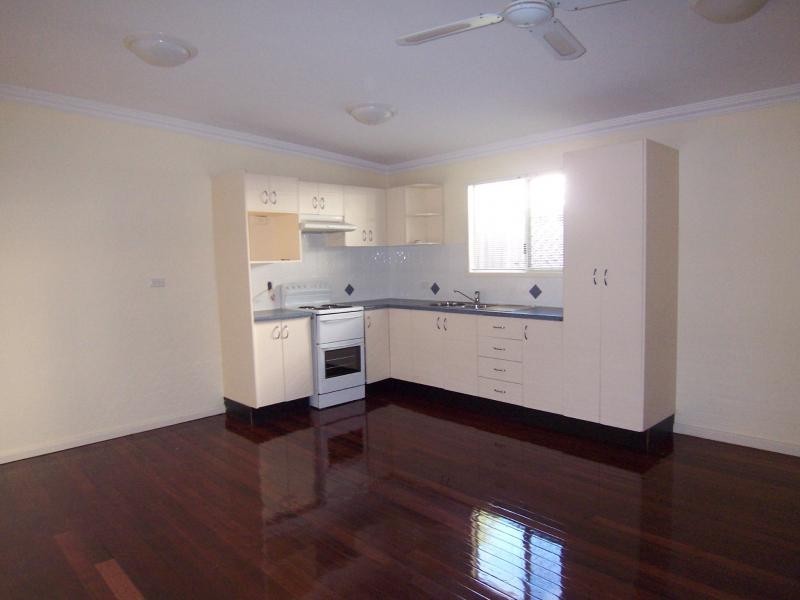 7 Molloy Street, Silkstone QLD 4304