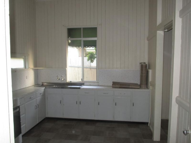 43 Margaret Street, Silkstone QLD 4304