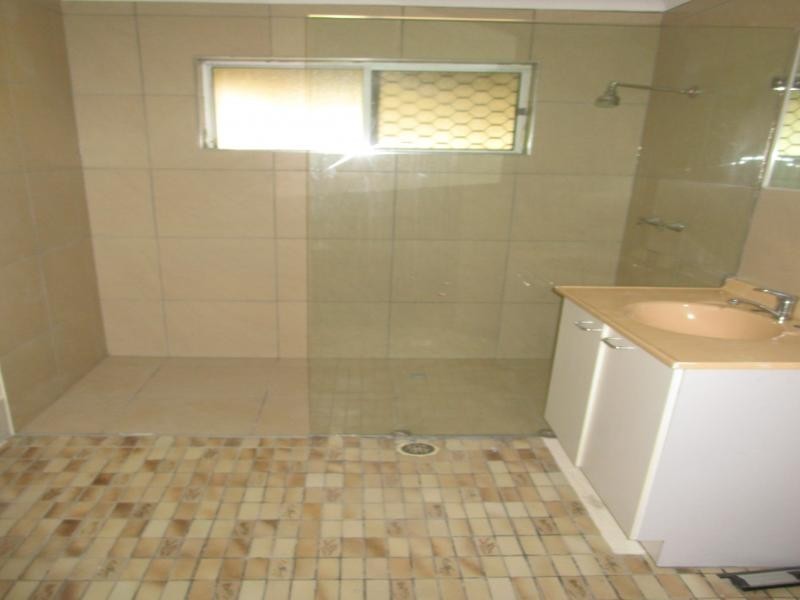 50 Melrose Drive, Flinders View QLD 4305