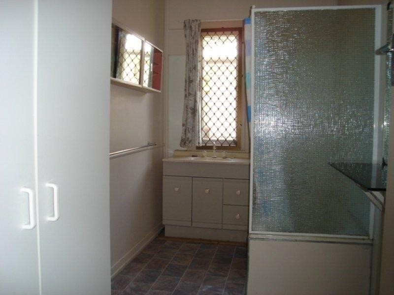 206 Glebe Road, Booval QLD 4304