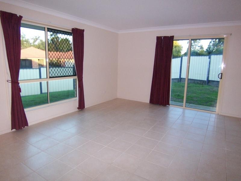 2 Ivanhoe Place, Brassall QLD 4305