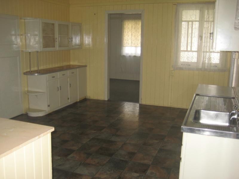 105 Glebe Road, Silkstone QLD 4304