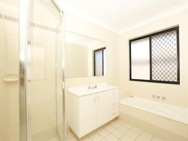 6 Bosswood Court, Yamanto QLD 4305