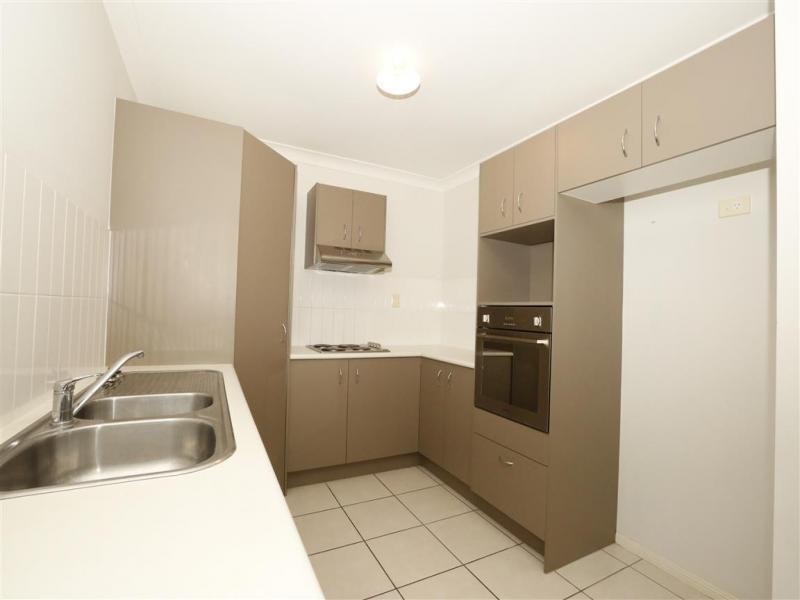 8a Phoenix Court, Churchill QLD 4305