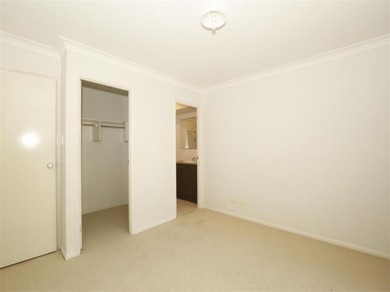 8a Phoenix Court, Churchill QLD 4305