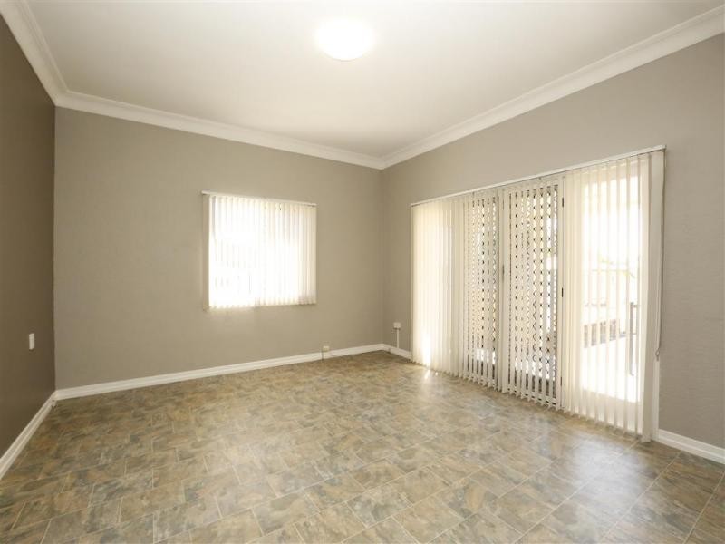 27 Bridge Street, North Booval QLD 4304