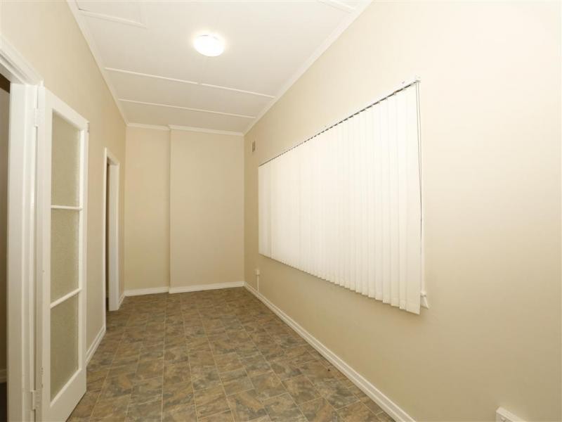 27 Bridge Street, North Booval QLD 4304