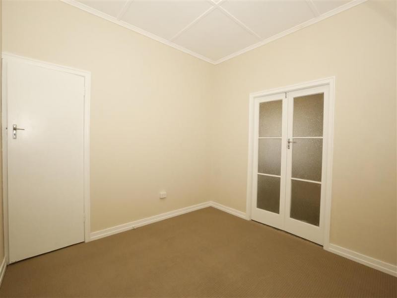 27 Bridge Street, North Booval QLD 4304