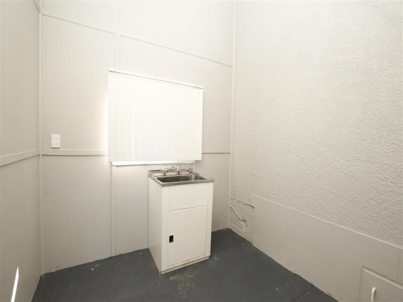 27 Bridge Street, North Booval QLD 4304