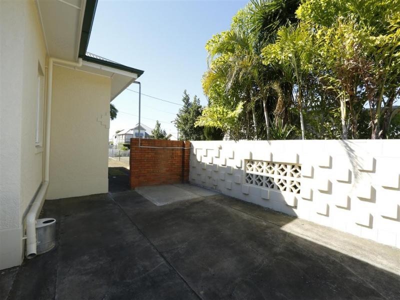 27 Bridge Street, North Booval QLD 4304