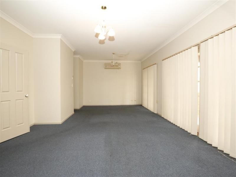 1 Lakewood Court, Flinders View QLD 4305