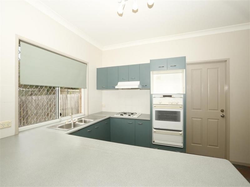 1 Lakewood Court, Flinders View QLD 4305