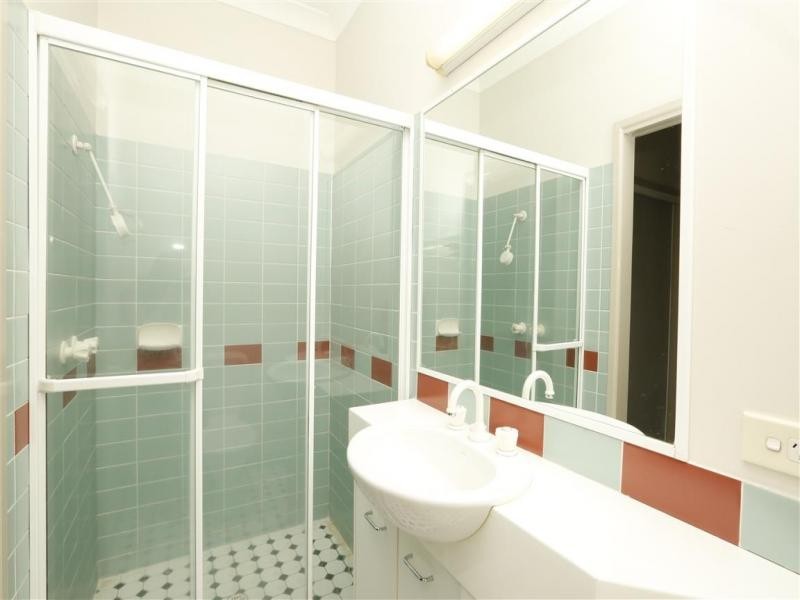 1 Lakewood Court, Flinders View QLD 4305