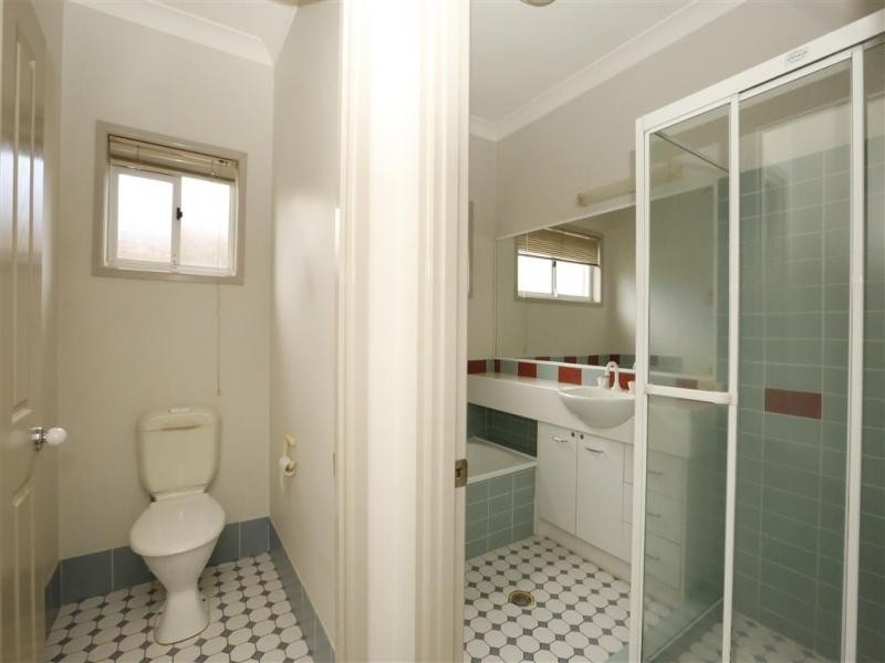 1 Lakewood Court, Flinders View QLD 4305