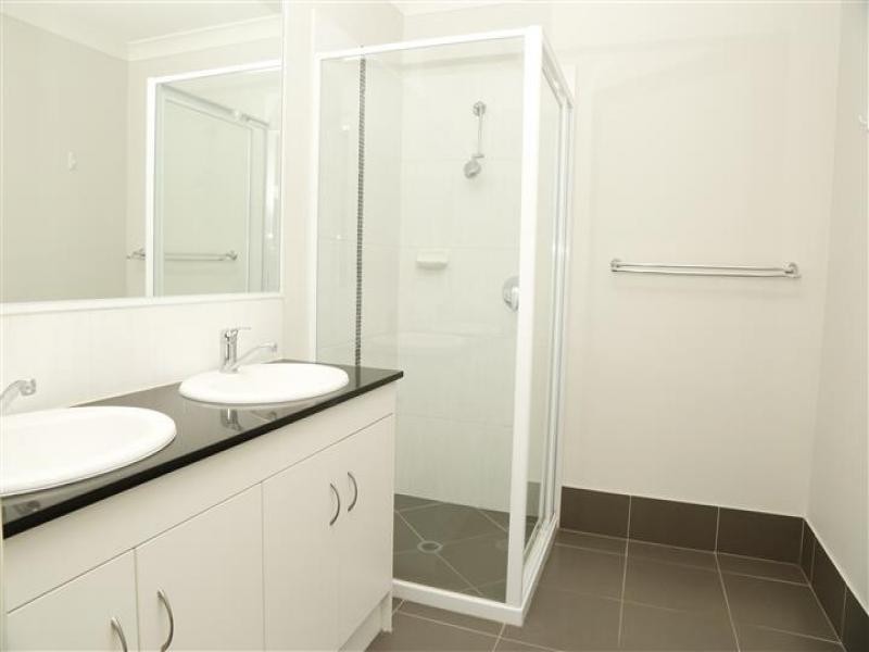 17 Aramac Street, Brassall QLD 4305