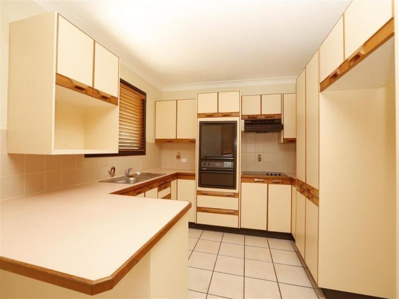 16 Balfour Street, Coalfalls QLD 4305