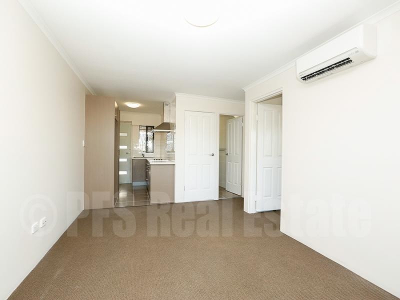 2/166 Blackstone Road, Silkstone QLD 4304