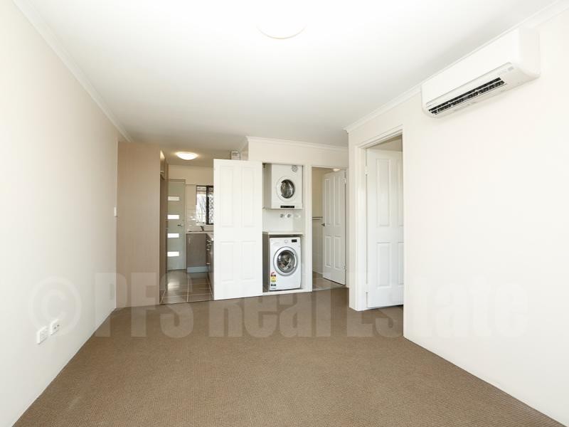 2/166 Blackstone Road, Silkstone QLD 4304