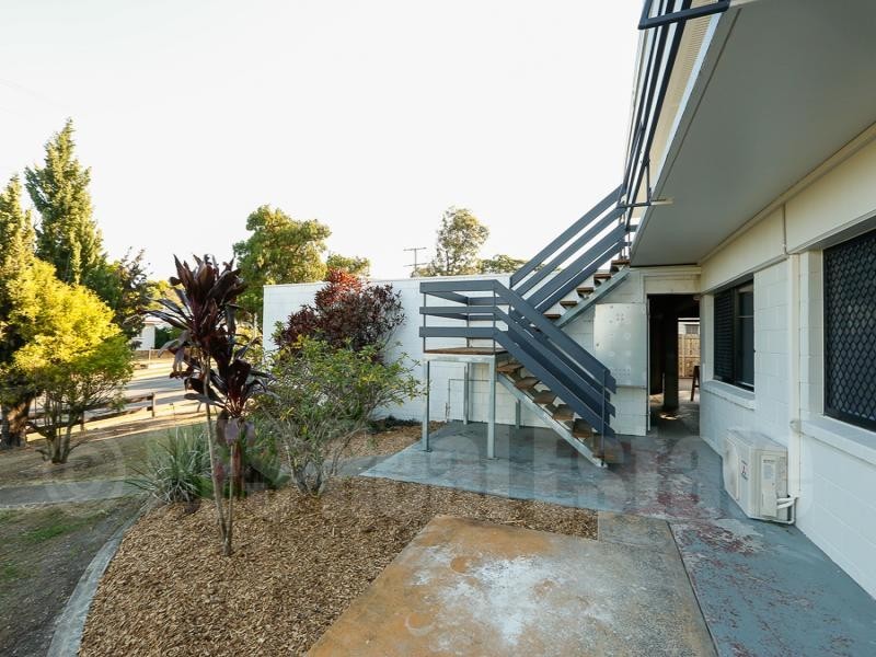 2/166 Blackstone Road, Silkstone QLD 4304