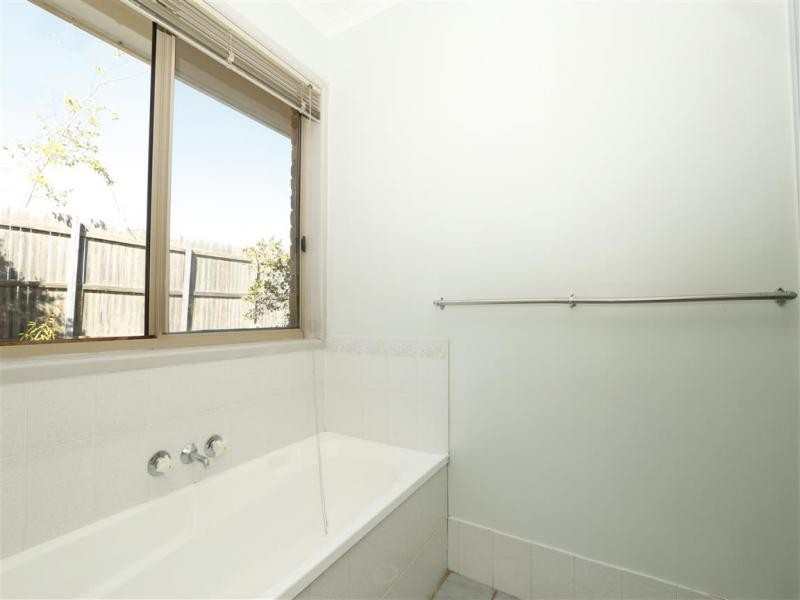 8a McGreavy Street, One Mile QLD 4305